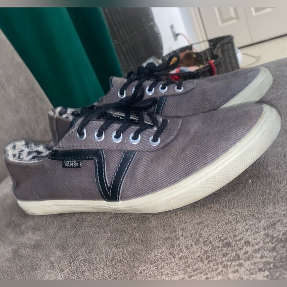 Vans - Picture 4 of 8